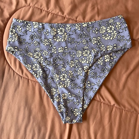 SHEIN Floral Bikini Bottom - Picture 2 of 4